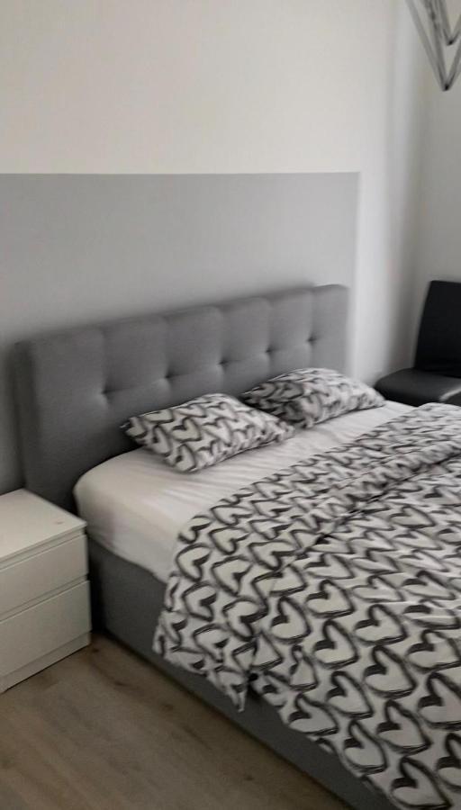 Qdb Hyper Centre * Ginebra